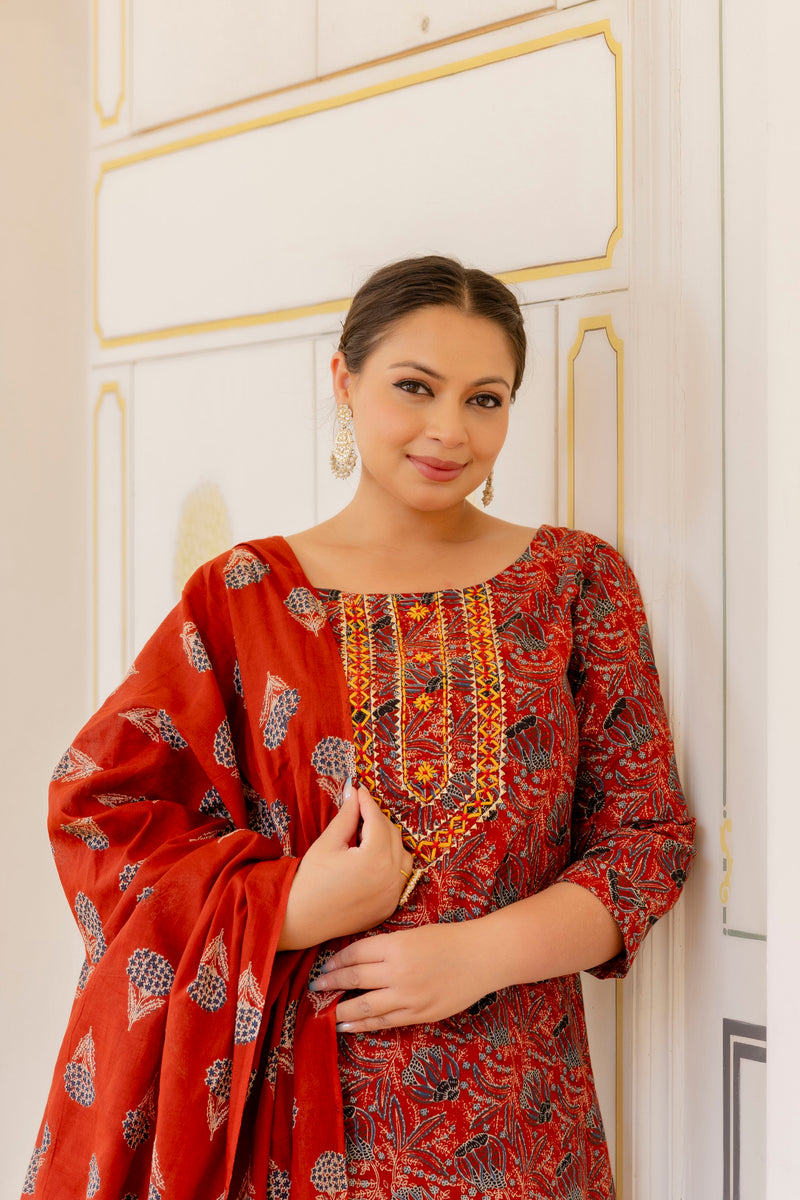 Red Printed Cotton Kurta Pant Dupatta Set for Women (Plus Size)