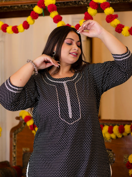 Cotton Printed Black Calf-Length Kurti with Three Quarter Sleeves (Plus Size)