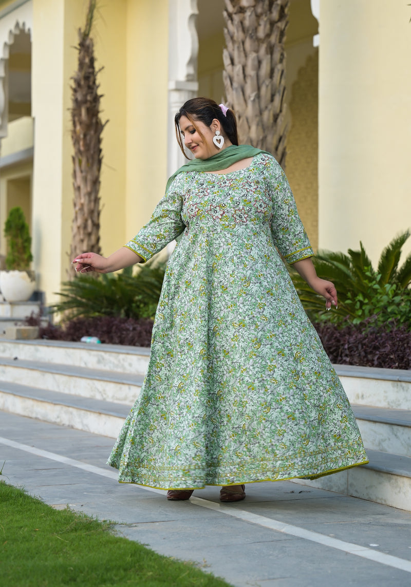 Elegant Green Cotton Embroidered Anarkali With Dupatta Set (Plus Size)