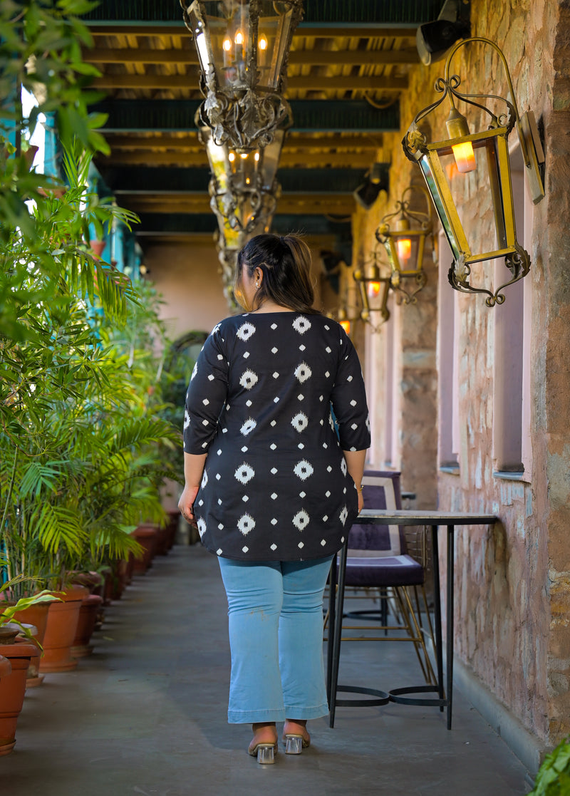 Black Printed Cotton Top with Round Neck & Three-Quarter Sleeves (Plus Size)