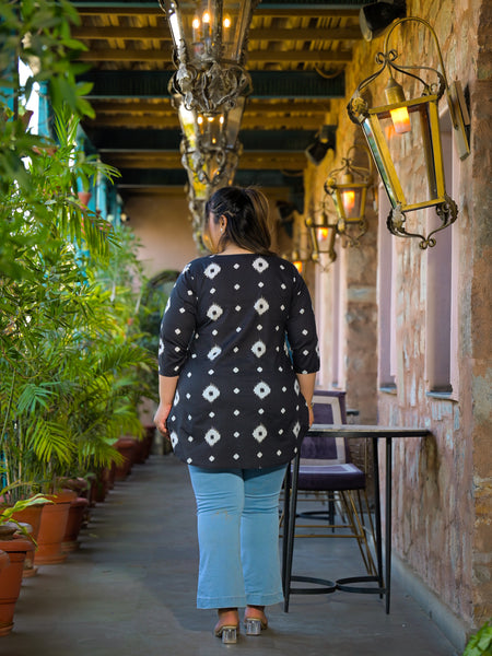 Black Printed Cotton Top with Round Neck & Three-Quarter Sleeves (Plus Size)