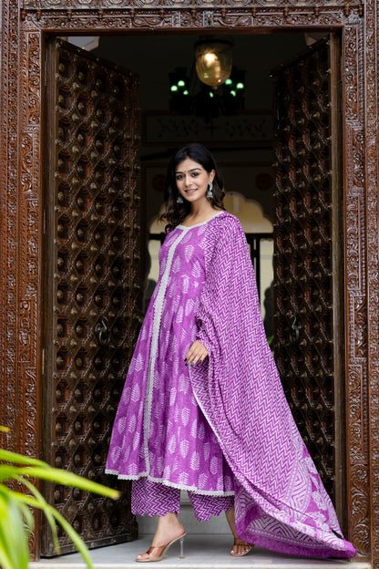 Lavender Elegance Anarkali Kurta Pant Dupatta Set