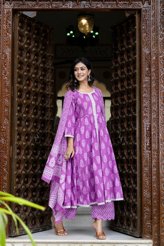 Lavender Elegance Anarkali Kurta Pant Dupatta Set