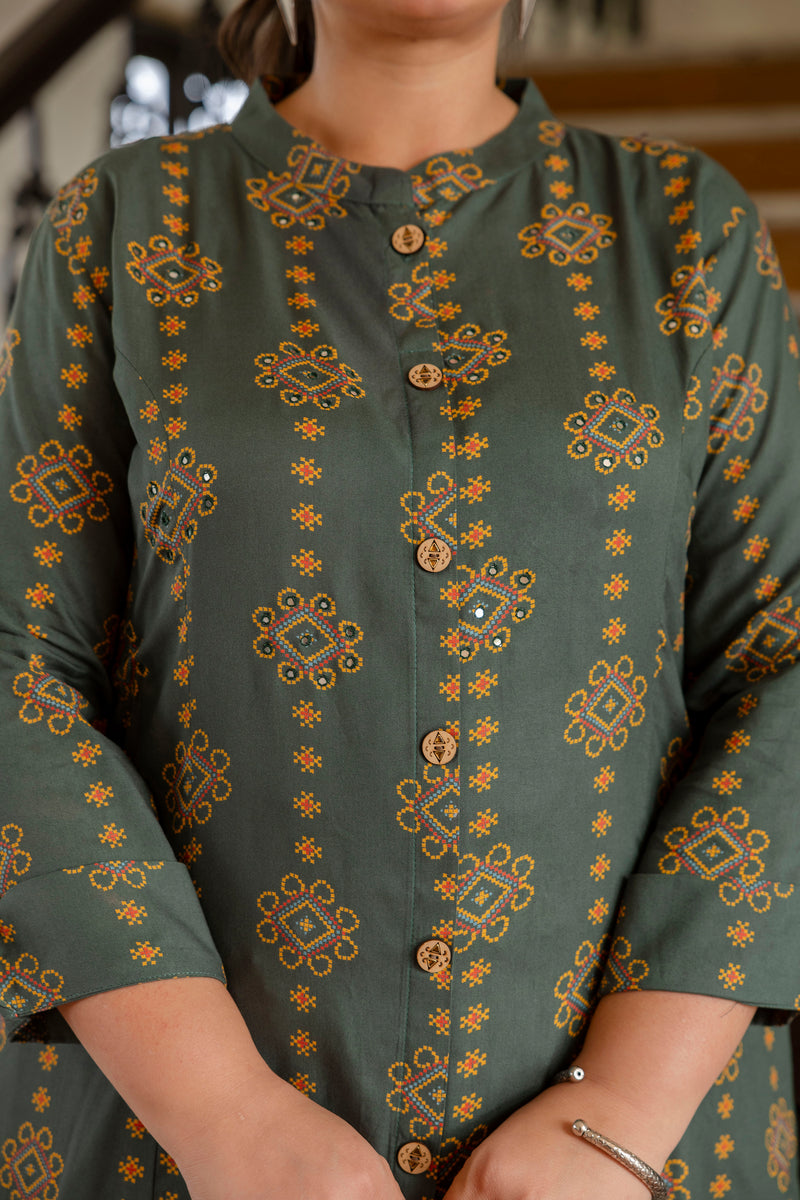 Rayon Printed Green Calf-Length Kurti with Three Quarter Sleeves (Plus Size)