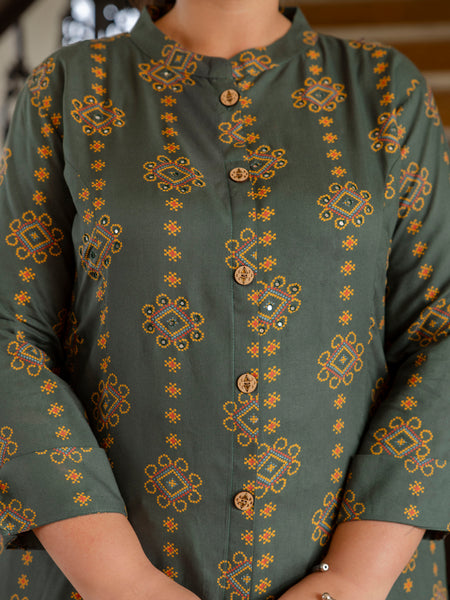 Rayon Printed Green Calf-Length Kurti with Three Quarter Sleeves (Plus Size)