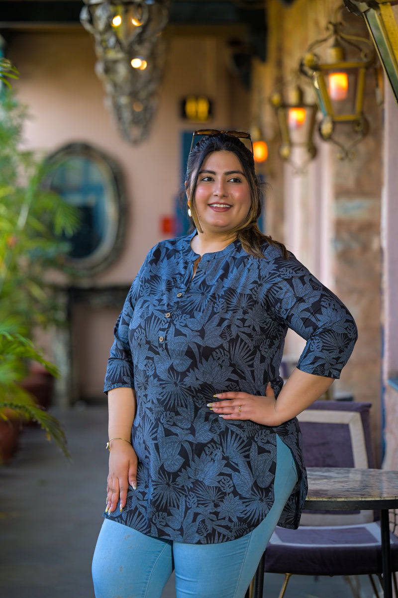 Women Blue Cotton Printed Short Top with Round Neck (Plus Size)