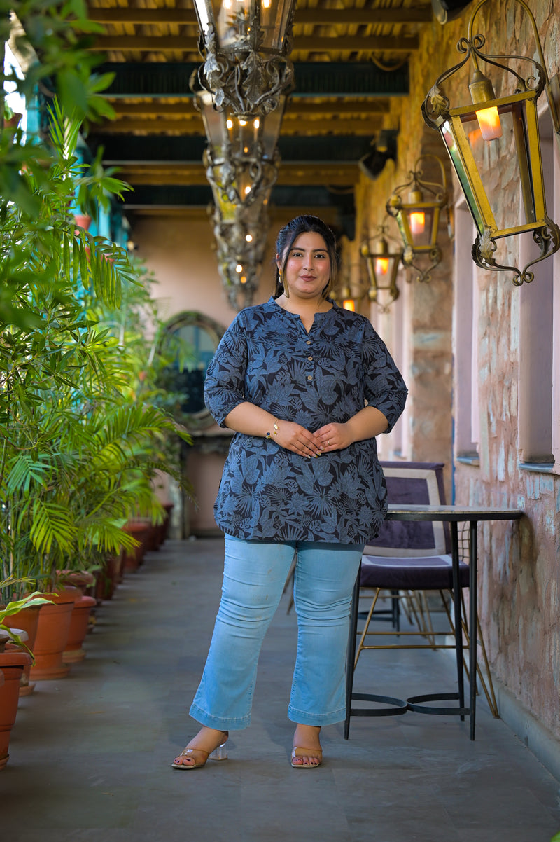 Women Blue Cotton Printed Short Top with Round Neck (Plus Size)