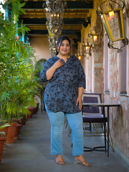 Women Blue Cotton Printed Short Top with Round Neck (Plus Size)