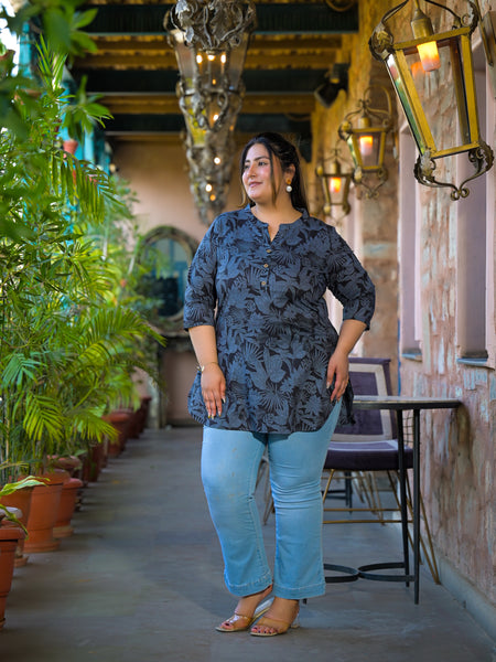 Women Blue Cotton Printed Short Top with Round Neck (Plus Size)