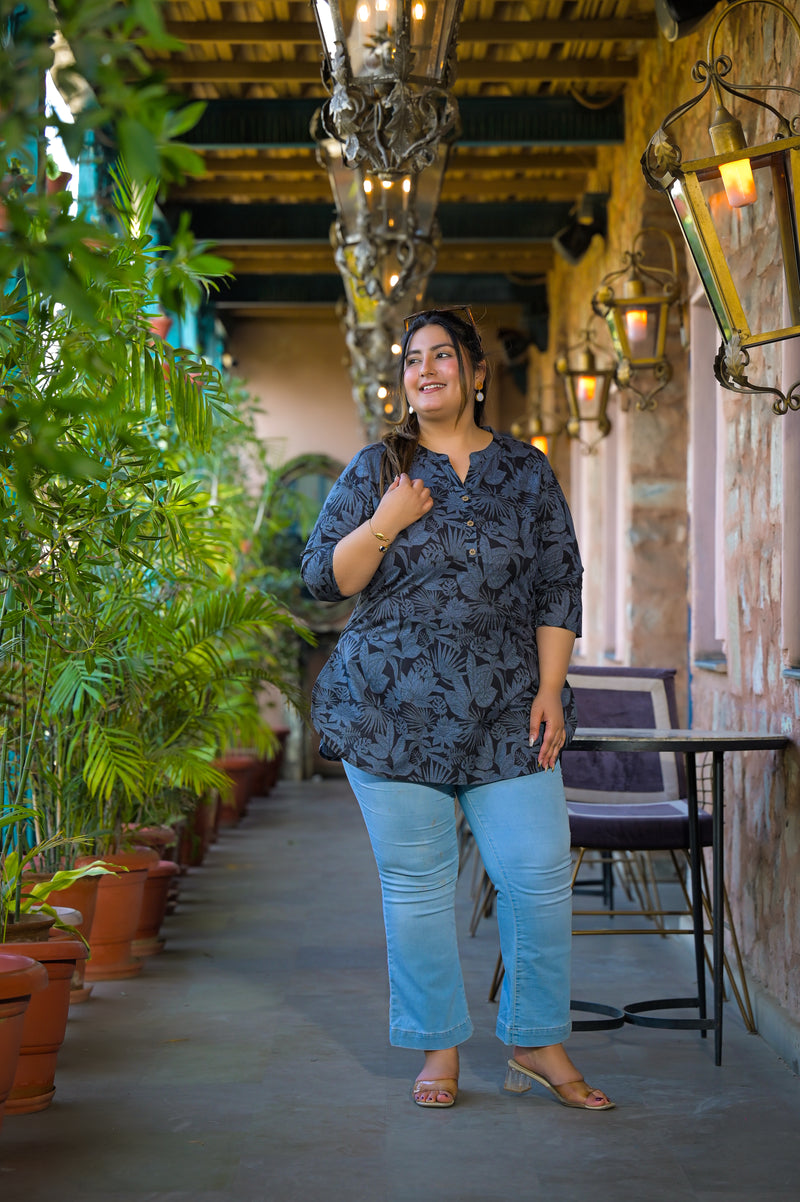 Women Blue Cotton Printed Short Top with Round Neck (Plus Size)