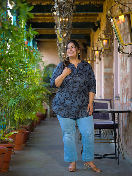 Women Blue Cotton Printed Short Top with Round Neck (Plus Size)