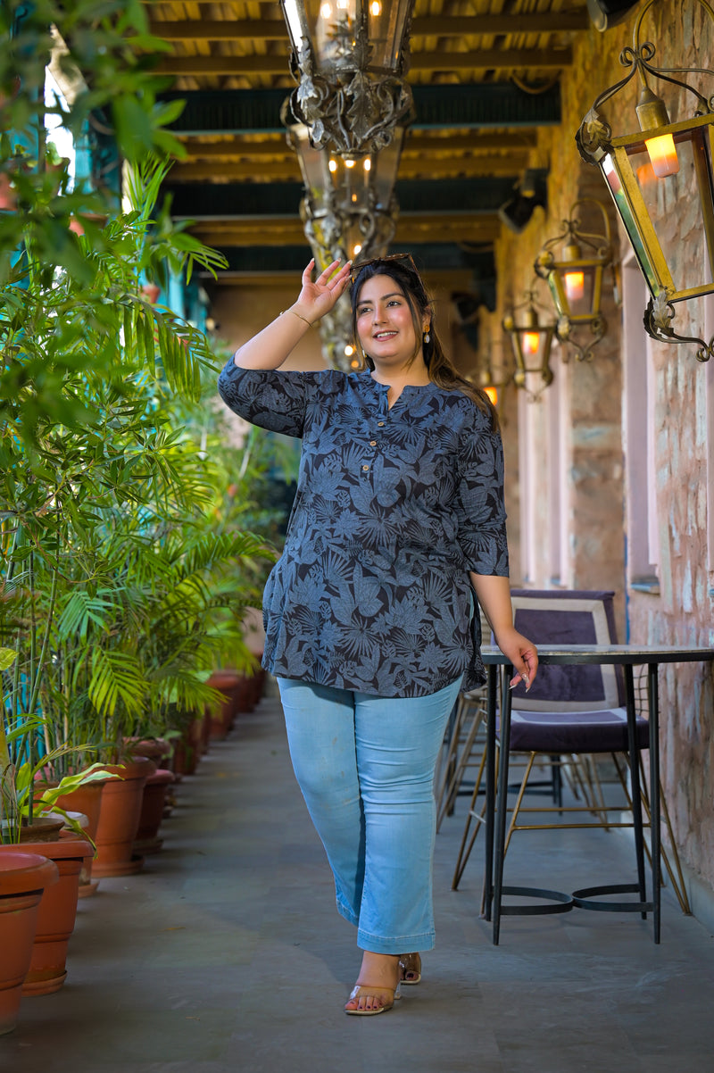 Women Blue Cotton Printed Short Top with Round Neck (Plus Size)