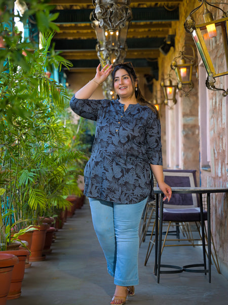 Women Blue Cotton Printed Short Top with Round Neck (Plus Size)