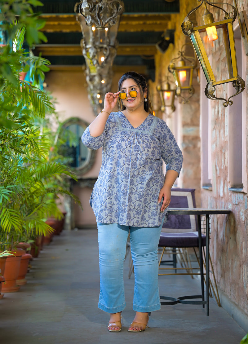 Women Grey Blue Cotton Printed Short Top with V-Neck (Plus Size)