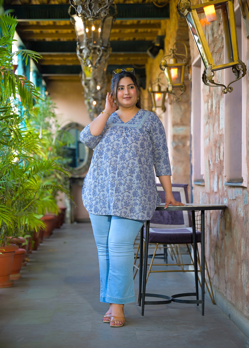 Women Grey Blue Cotton Printed Short Top with V-Neck (Plus Size)