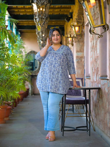 Women Grey Blue Cotton Printed Short Top with V-Neck (Plus Size)