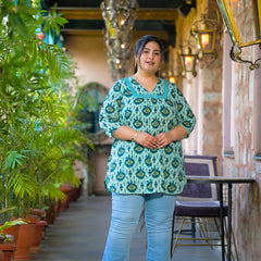 Women Teal Cotton Printed Short Top with V-Neck (Plus Size)