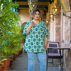 Women Teal Cotton Printed Short Top with V-Neck (Plus Size)