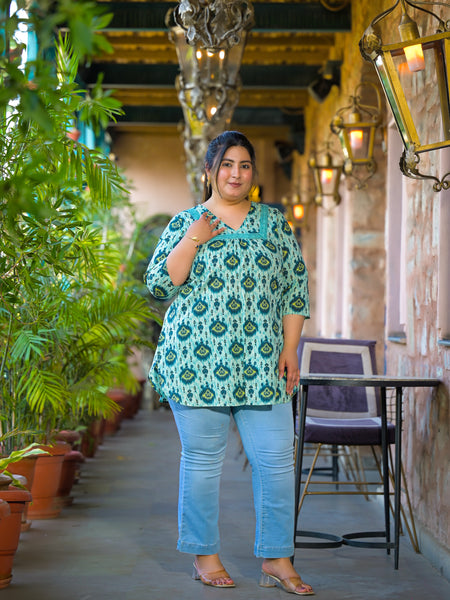 Women Teal Cotton Printed Short Top with V-Neck (Plus Size)