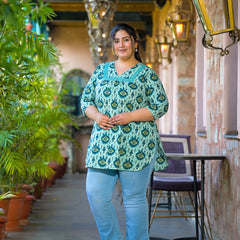 Women Teal Cotton Printed Short Top with V-Neck (Plus Size)