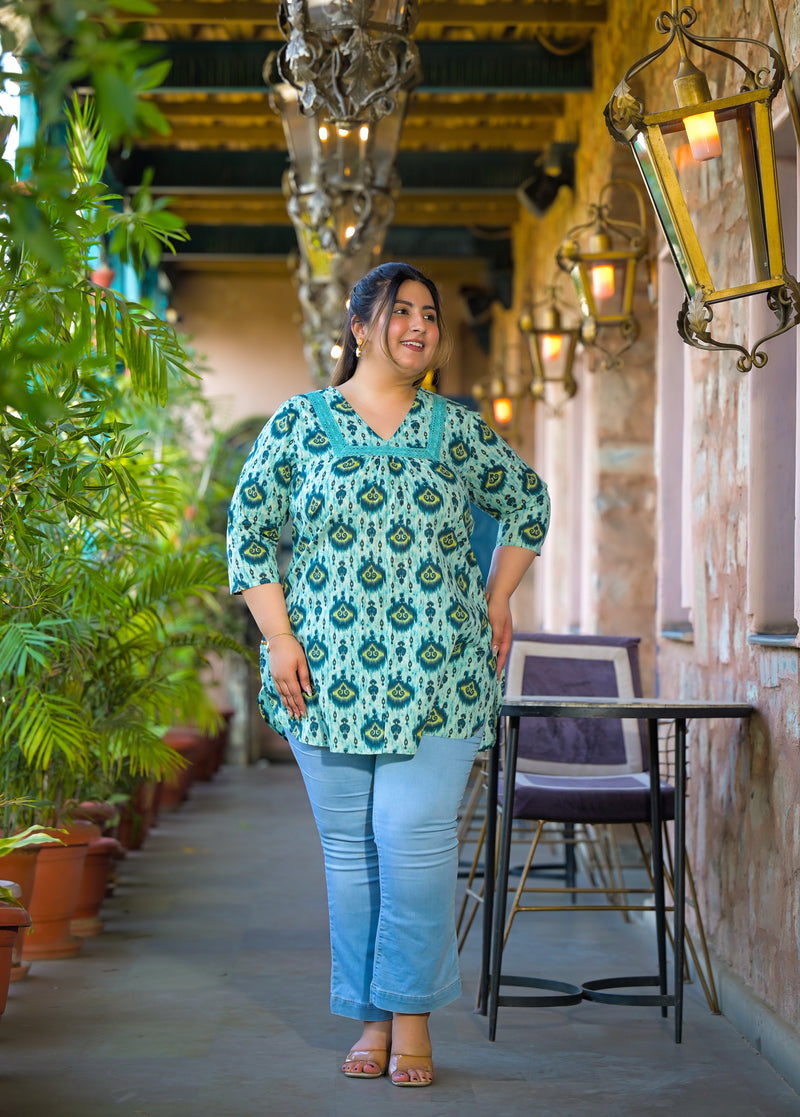 Women Teal Cotton Printed Short Top with V-Neck (Plus Size)
