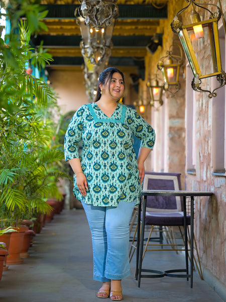 Women Teal Cotton Printed Short Top with V-Neck (Plus Size)