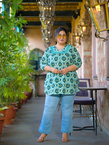 Women Teal Cotton Printed Short Top with V-Neck (Plus Size)