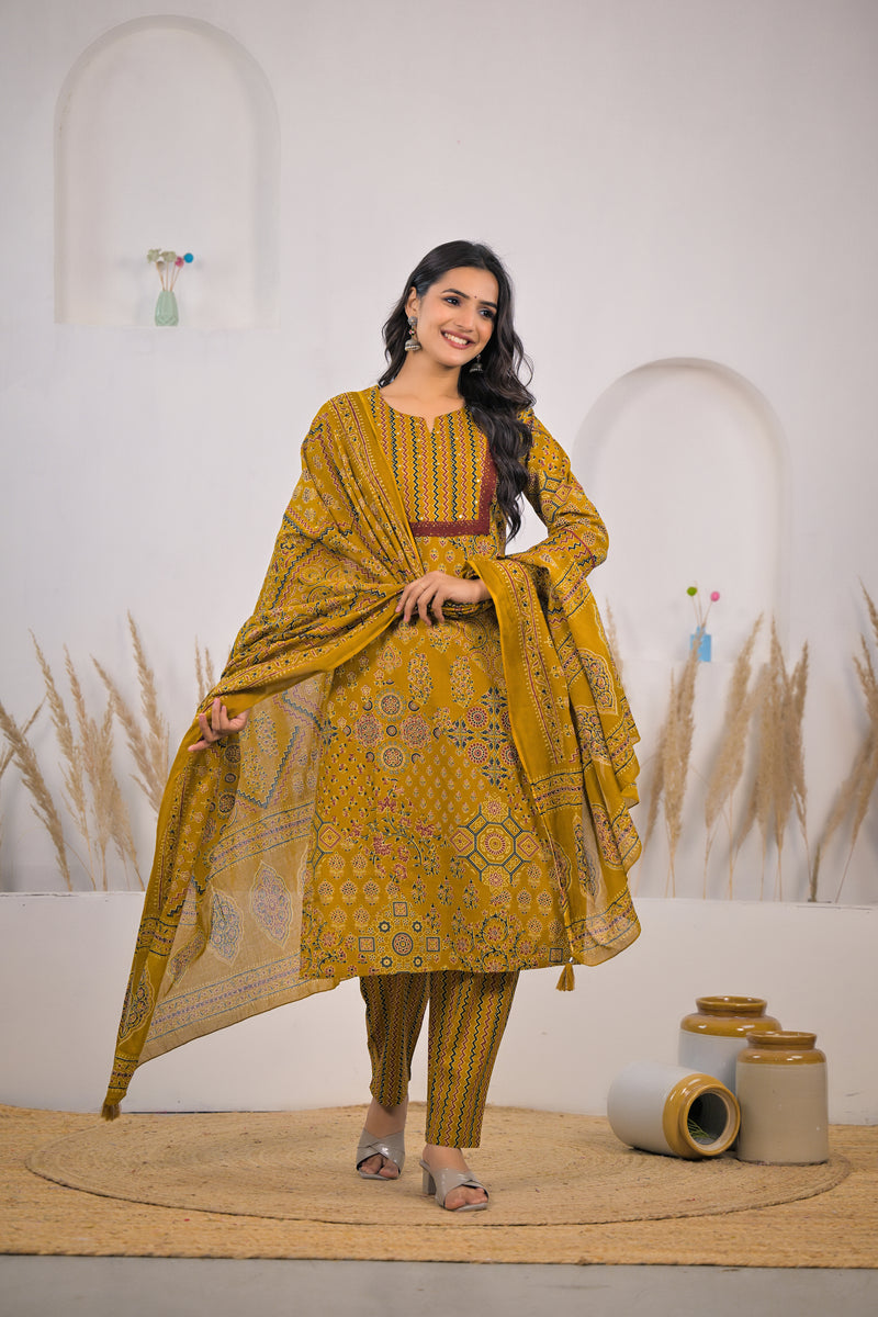 Traditional kurta set for lady