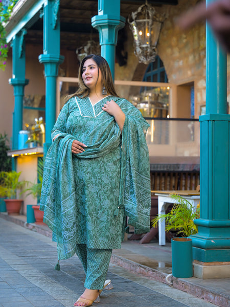 Green Printed Cotton Kurta Pant Dupatta Set for Women (Plus Size)