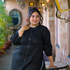 Women Black Rayon Solid Short Top with Round Neck (Plus Size)