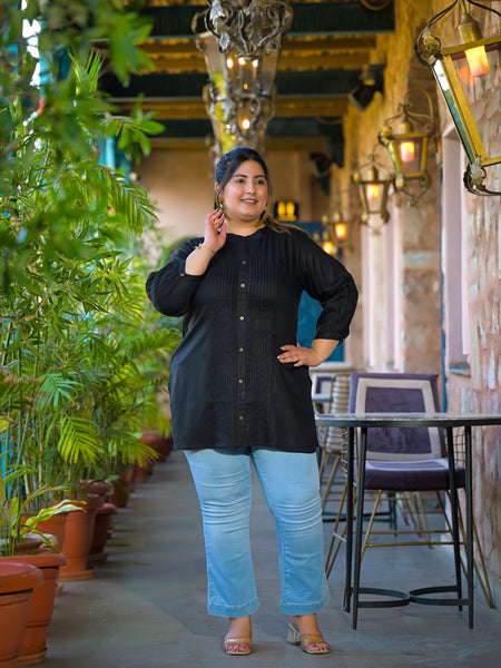 Women Black Rayon Solid Short Top with Round Neck (Plus Size)