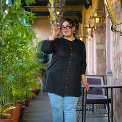 Women Black Rayon Solid Short Top with Round Neck (Plus Size)