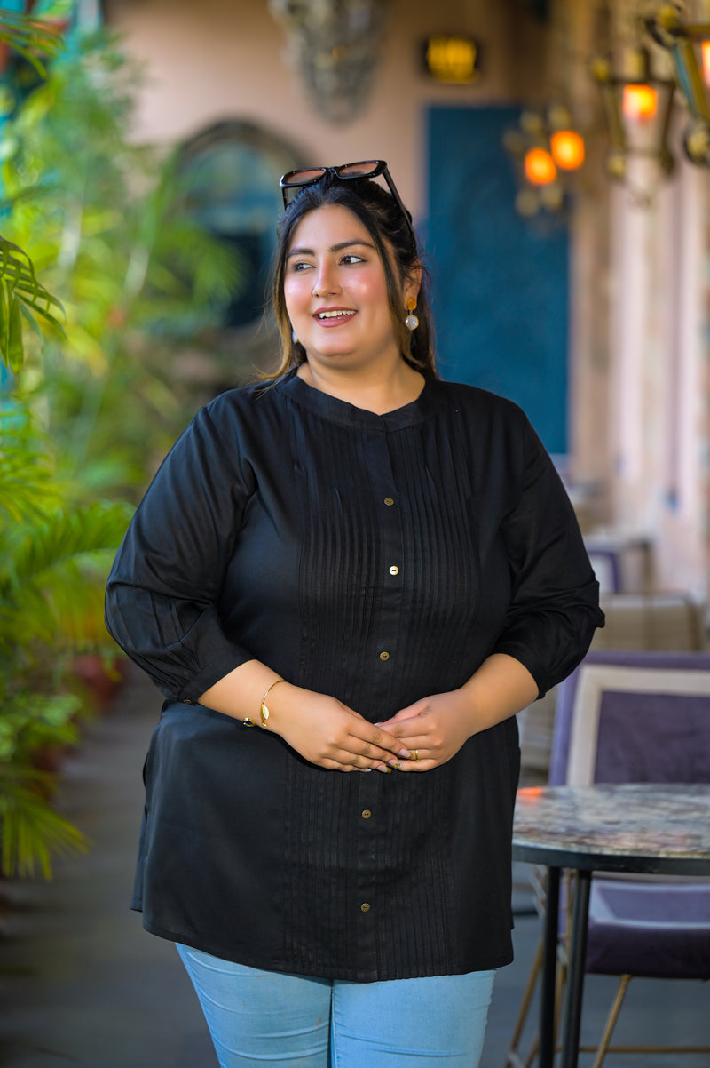 Women Black Rayon Solid Short Top with Round Neck (Plus Size)