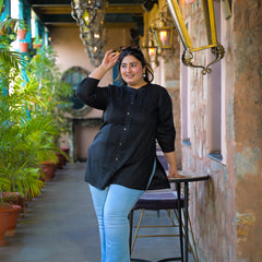 Women Black Rayon Solid Short Top with Round Neck (Plus Size)