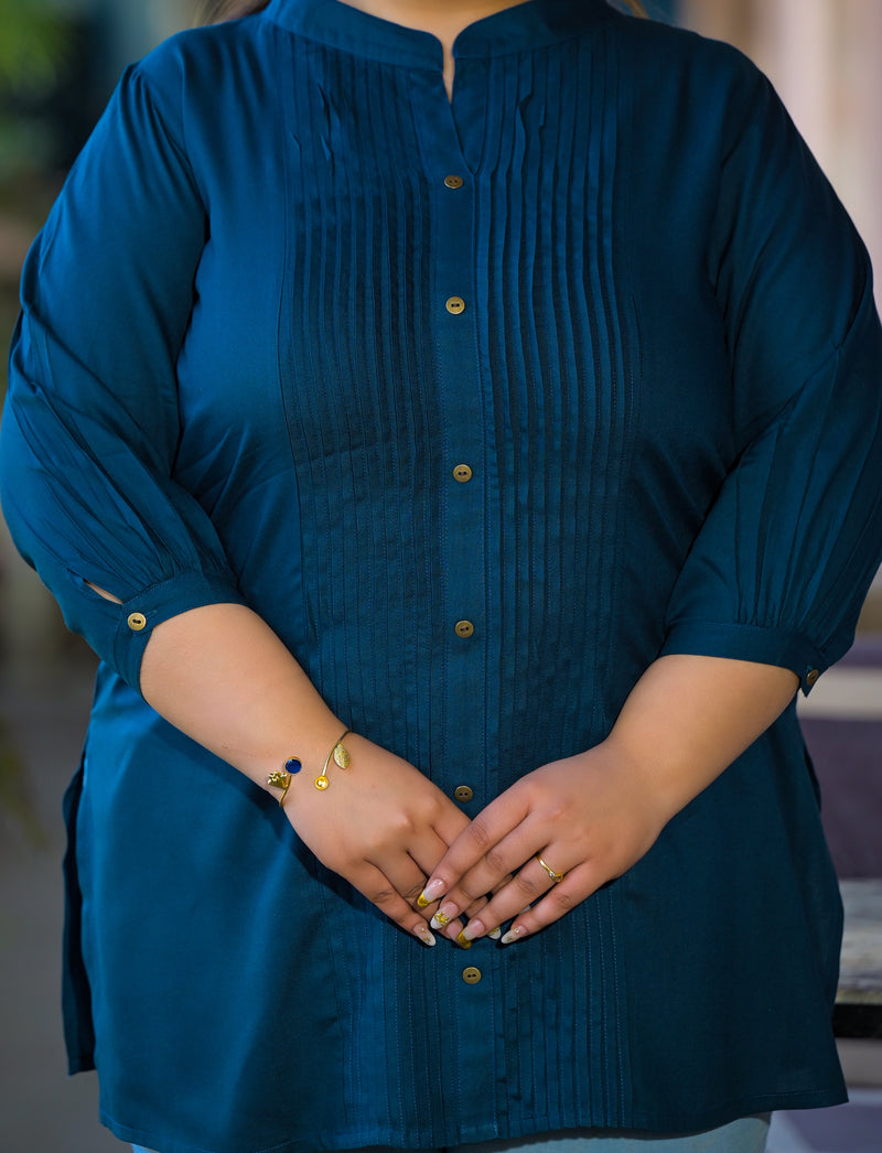 Women Blue Rayon Solid Short Top with Round Neck (Plus Size)