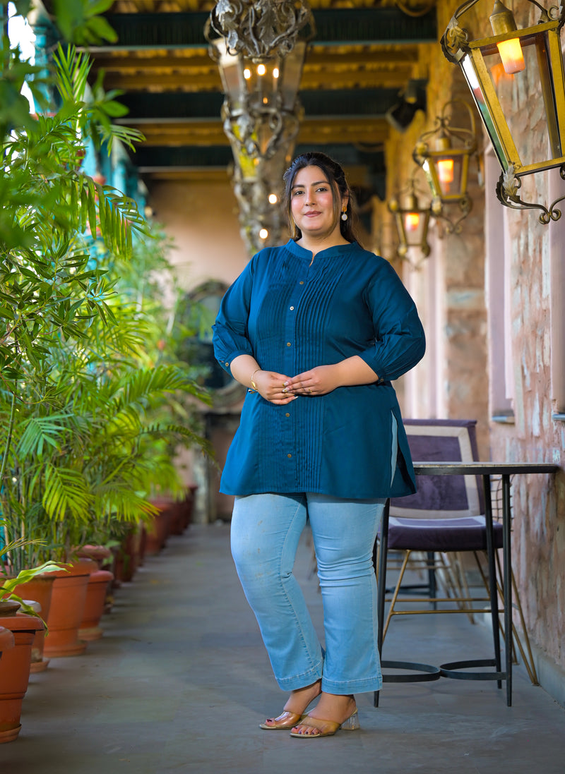 Women Blue Rayon Solid Short Top with Round Neck (Plus Size)