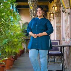 Women Blue Rayon Solid Short Top with Round Neck (Plus Size)