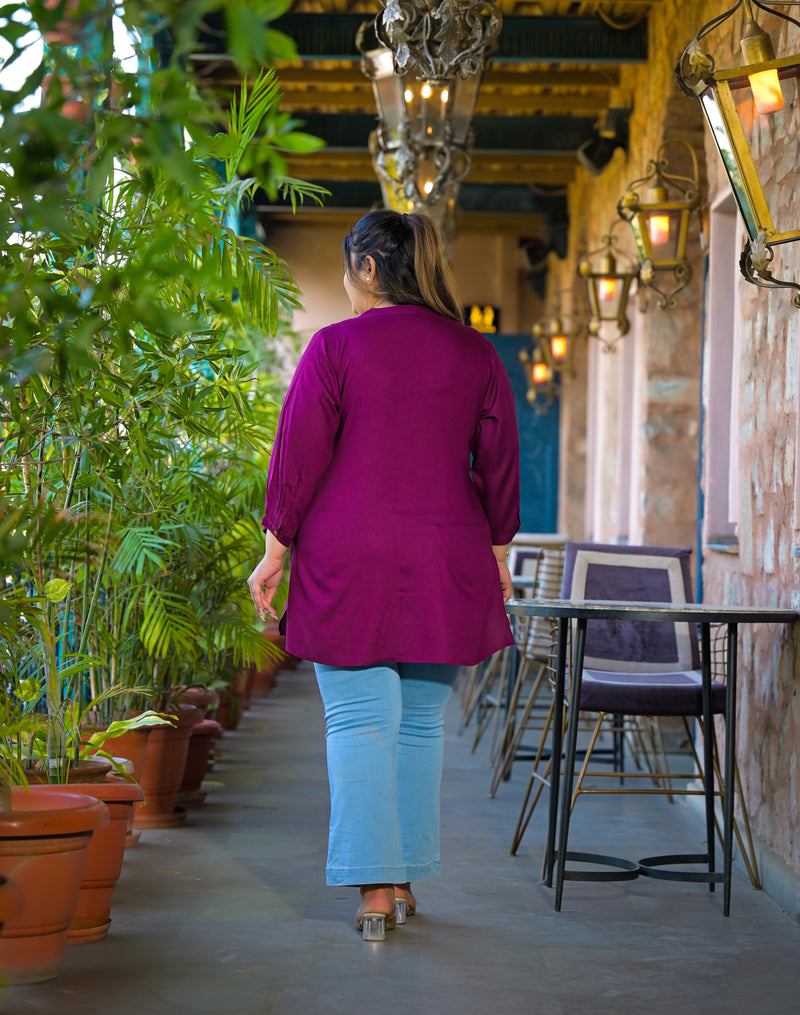 Women Purple Rayon Solid Short Top with Round Neck (Plus Size)