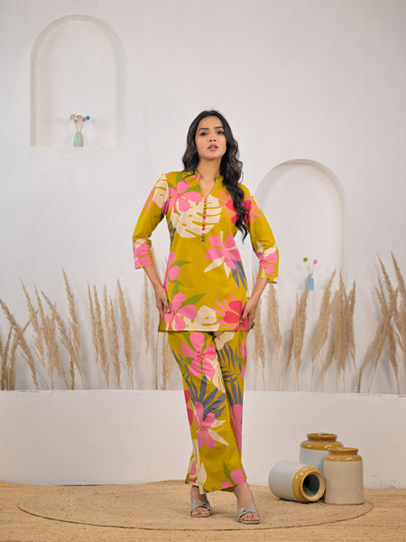 Floral printed cotton co ord set yellow color
